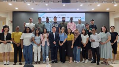 KDIS Students Visit KRIHS